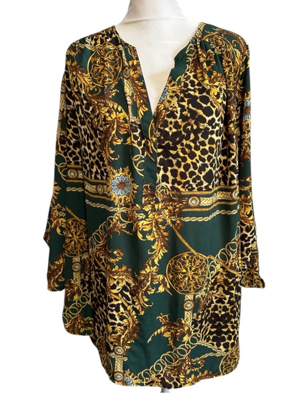 TACERA Women's Green and Gold Chain-Print Tunic Top size 1X